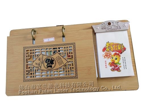 木(mù)質台曆激光(guāng)雕刻镂空(kōng)